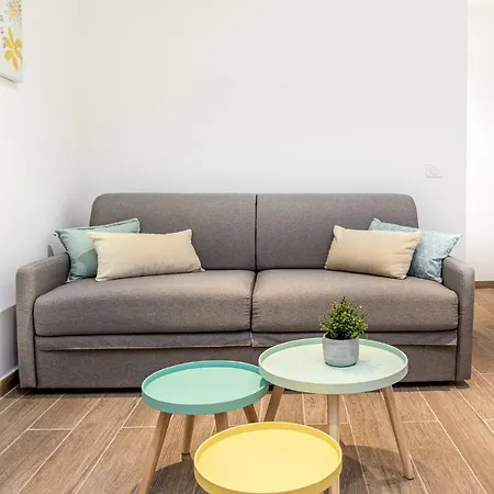 Cosy Mattoni * מנטון